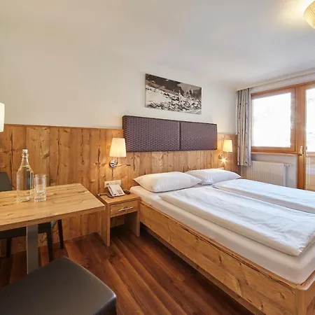 Johanneshof - Dein Mountain Wohlfuehlhotel Otel Saalbach-Hinterglemm